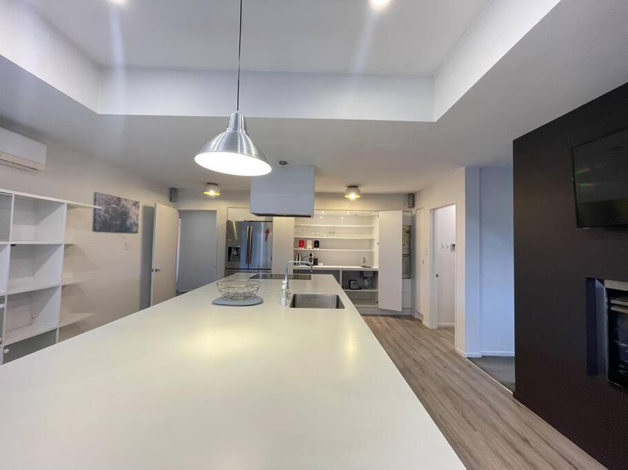 Spacious 4 Bed Family Home Christchurch Zewnętrze zdjęcie